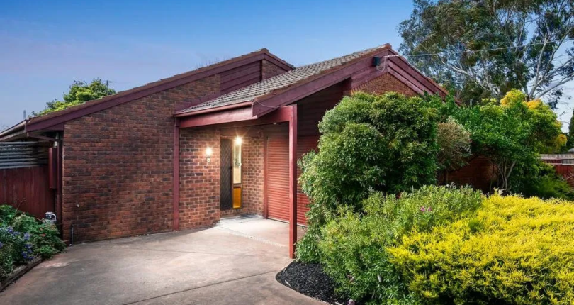 Melbourne lockdown: online auctions smash reserves by up to $700,000
